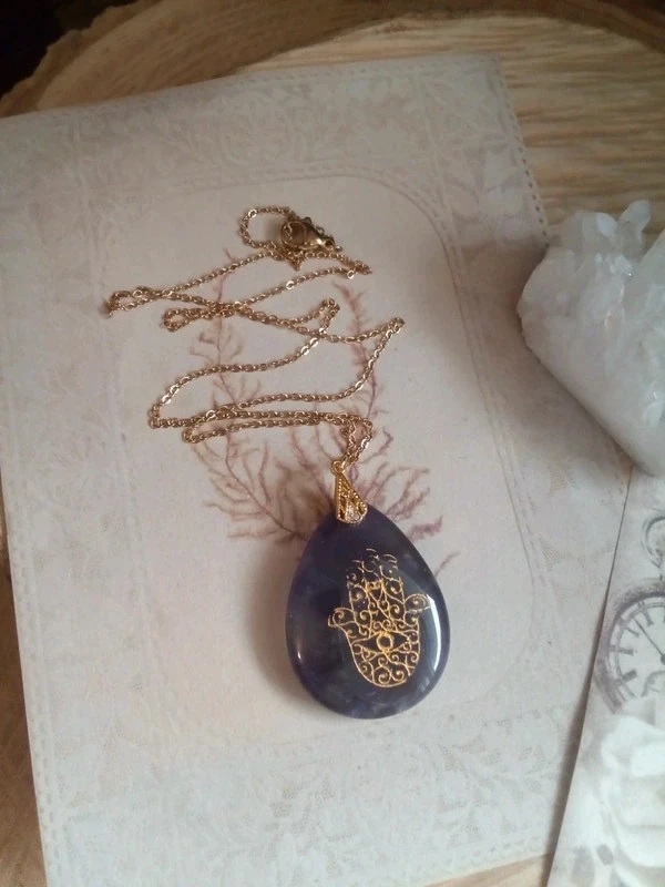 Collier réversible pierre d'améthyste avec main dorée vintage – photo 3